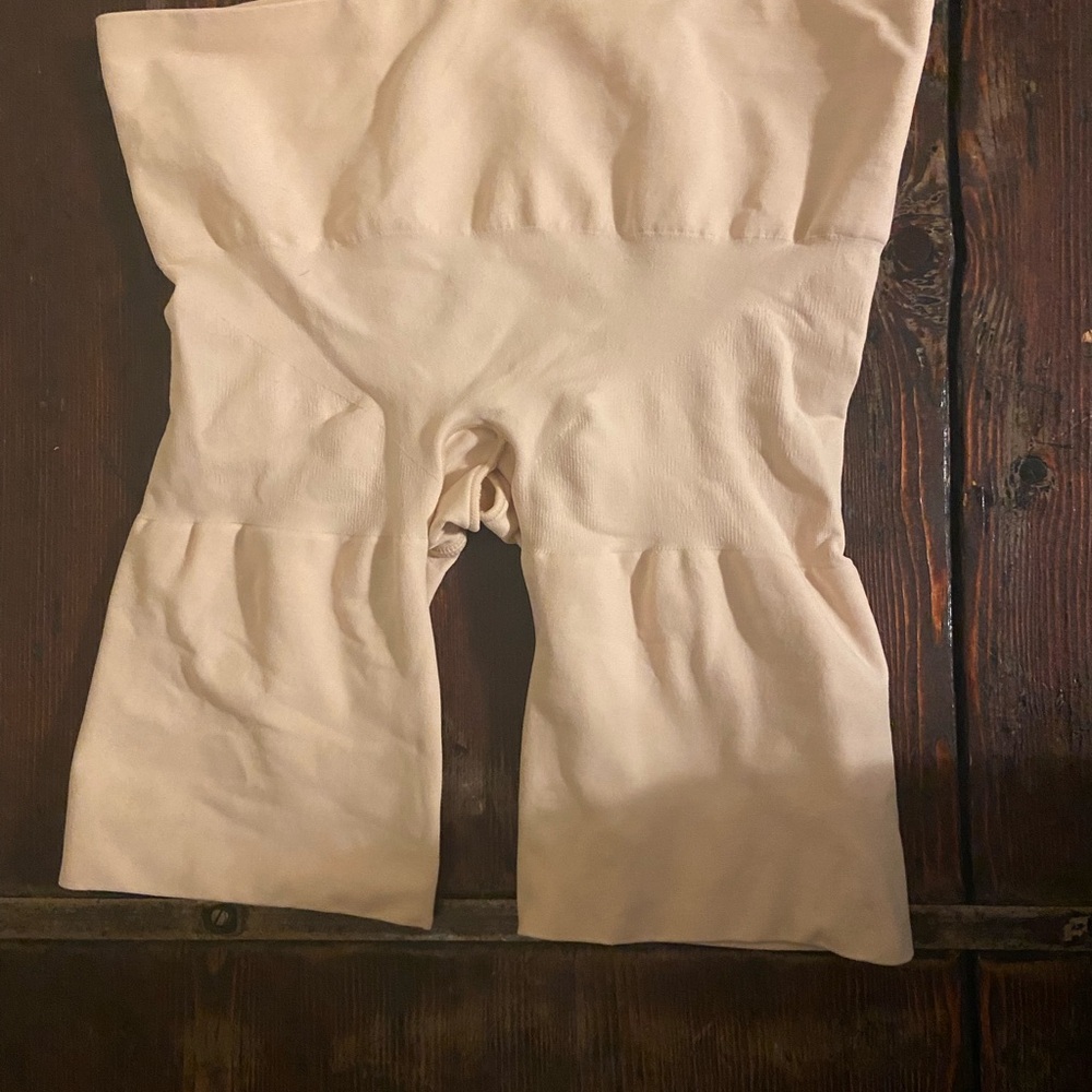 SKIMS Core Sculpt Midrise Short